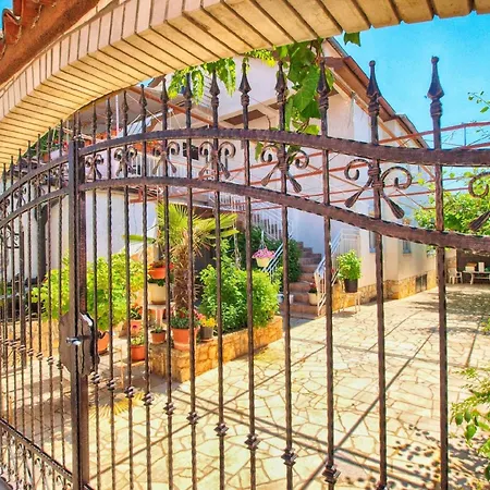 Apartamento Fuer 2 Personen Ca 27 Qm In Peroj, Istrien Istrische Riviera *